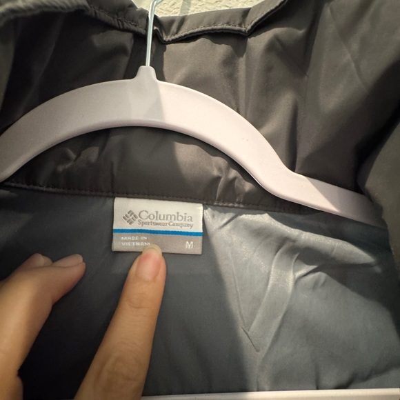 Columbia men rain jacket in black gray Sz M worn once on a trip - Picture 3 of 10
